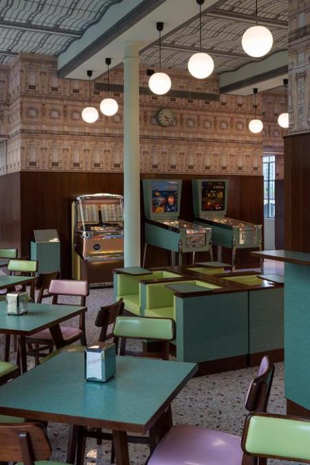 Wes Anderson'dan Prada İçin Bar Tasarımı